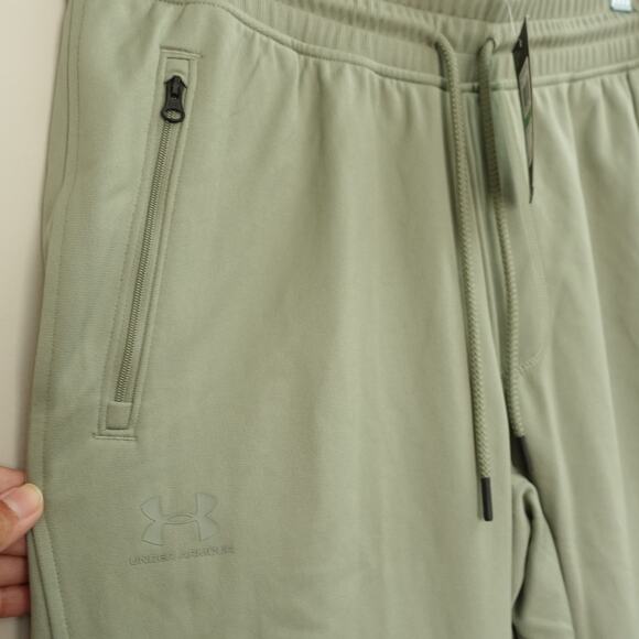 NWT Under Armour Mens UA Sportstyle Tricot Jogger Pants Loose Pull-On Green L - Picture 3 of 8